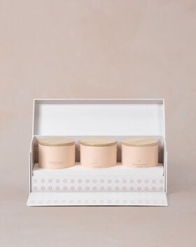 Journey in Scent: Hotel Candle Gift Set thumbnail number 0